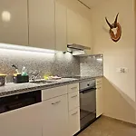 Sb28 - Cresta Jagd, Holz, Aussicht, Parkplatz Sankt Moritz