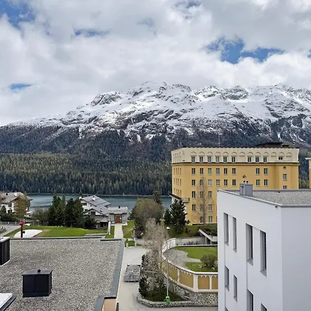 Sb28 - Cresta Jagd, Holz, Aussicht, Parkplatz * St. Moritz